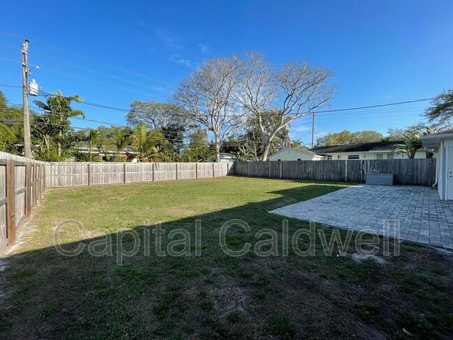 Building Photo - 1609 San Mateo Dr