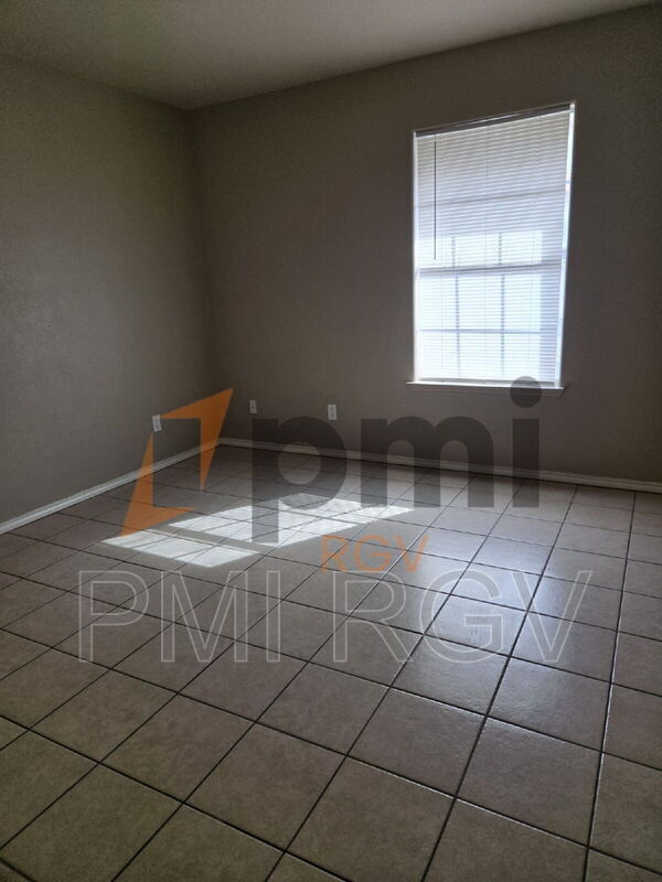 Building Photo - 2904 N 32nd St