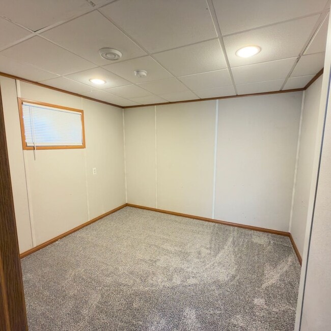 Building Photo - 3 Bedroom Home In Kentwood Schools!