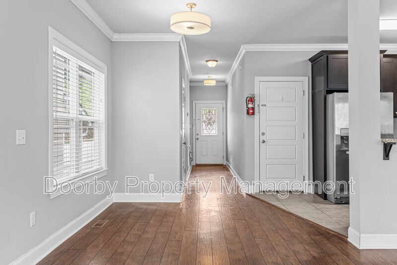 Building Photo - 721 Ladd Ave