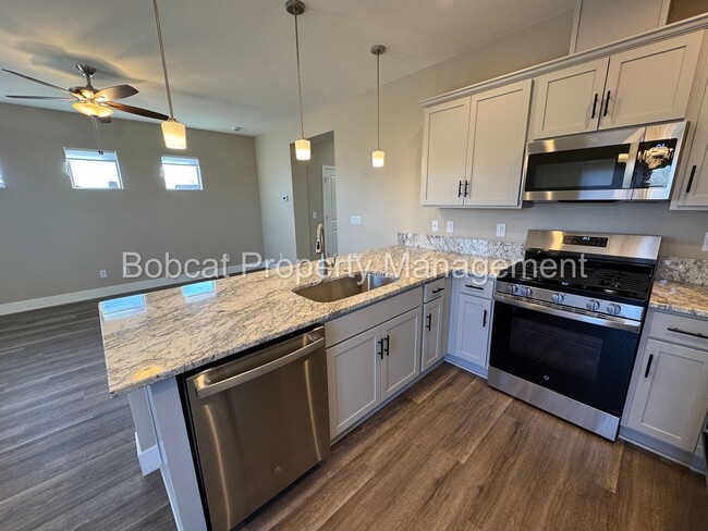 Building Photo - Brand New 3 Bedroom, 2.5 Bath Townhome in ...