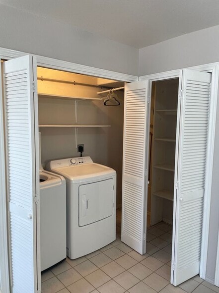 Building Photo - 108 E Jupiter Ln