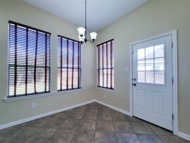 Building Photo - 14322 Darmera Ct