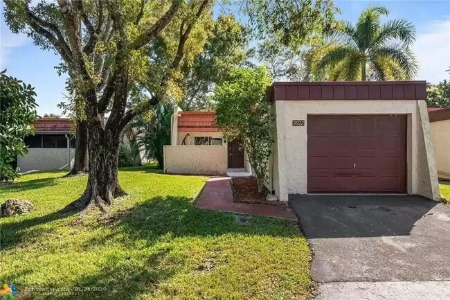 Building Photo - 9922 NW 65th Ct