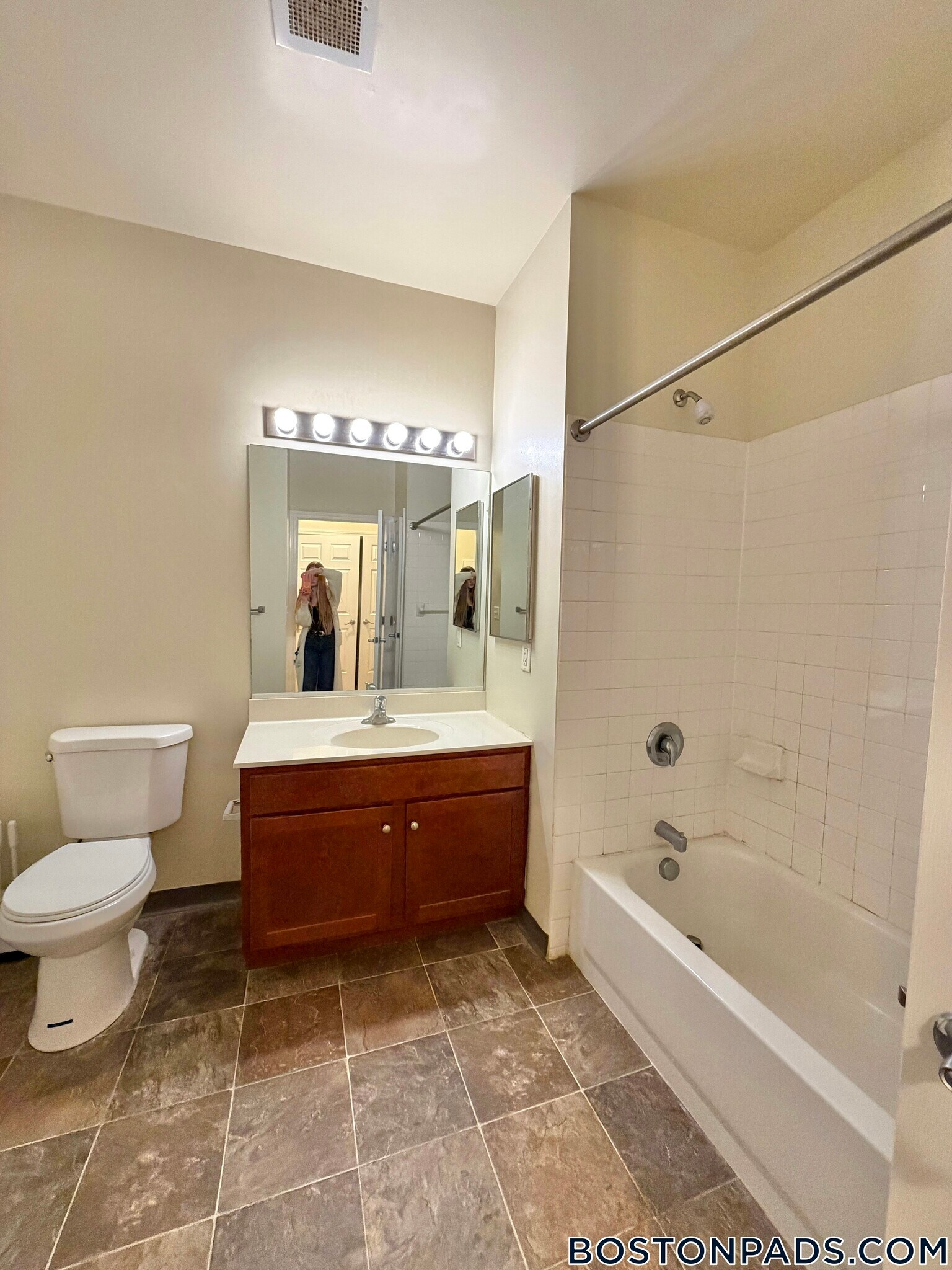 Building Photo - 311 Lowell St