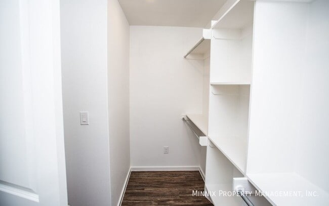 Building Photo - 1916 Langford Ave