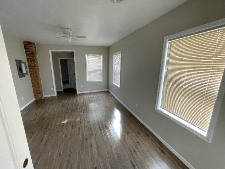 Building Photo - 1222 6th Ave