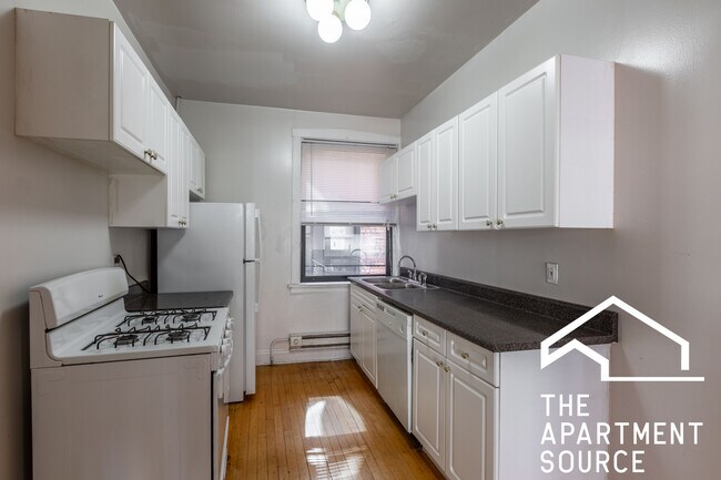 Primary Photo - 1317 Oak Ave