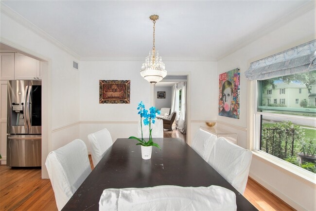 Building Photo - 2522 Wordsworth St