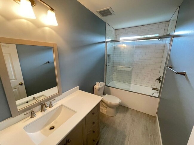 Building Photo - Elegant 4 Bedroom Home in Heart of Cary