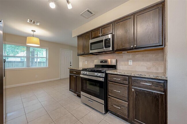 Building Photo - 25907 Glen Loch Dr