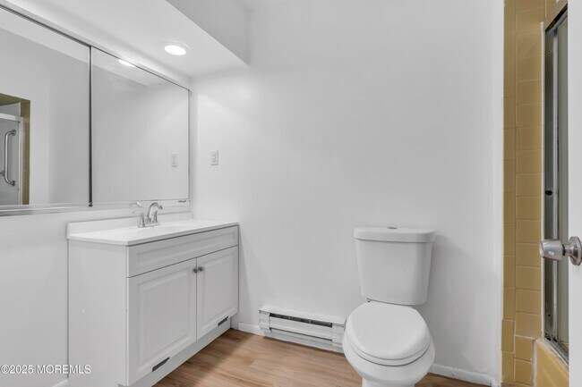 Building Photo - 30 Meadow Green Cir
