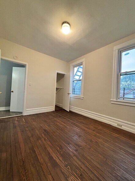Building Photo - 105 Brookside Ave