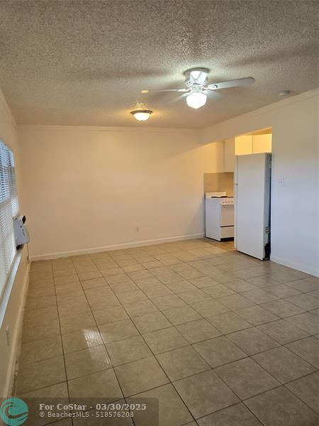 Building Photo - 3902 SW 12th Pl