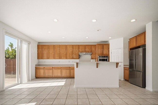 Building Photo - 4725 Sea Ridge Ct