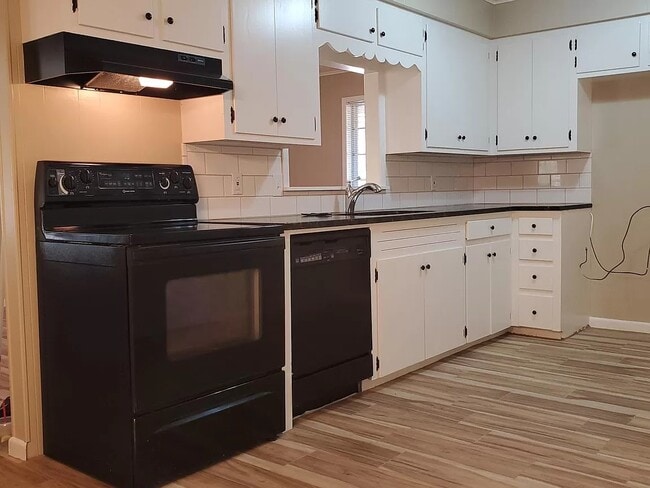 Building Photo - 3801 Nichols Dr