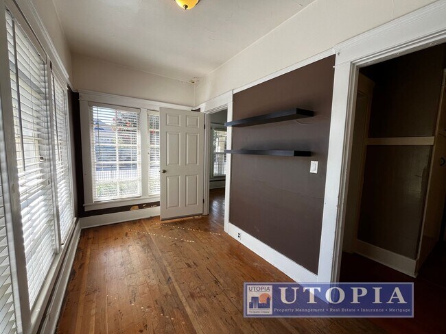 Building Photo - Charming 3 bedroom, 2 bathroom home in the...