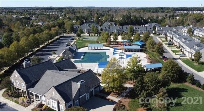 Building Photo - Beautiful spacious Home in Berewick community in Steel Creek