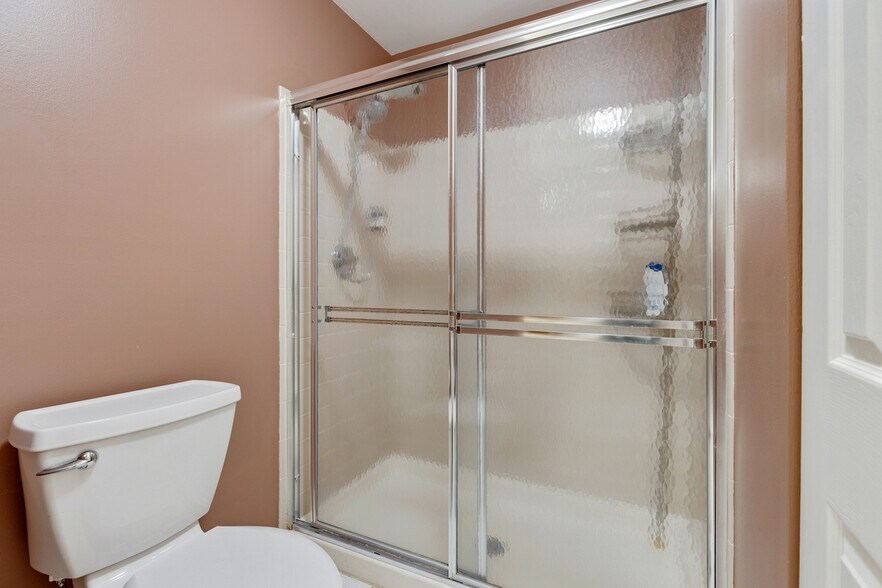 Building Photo - 2344 County Farm Ln