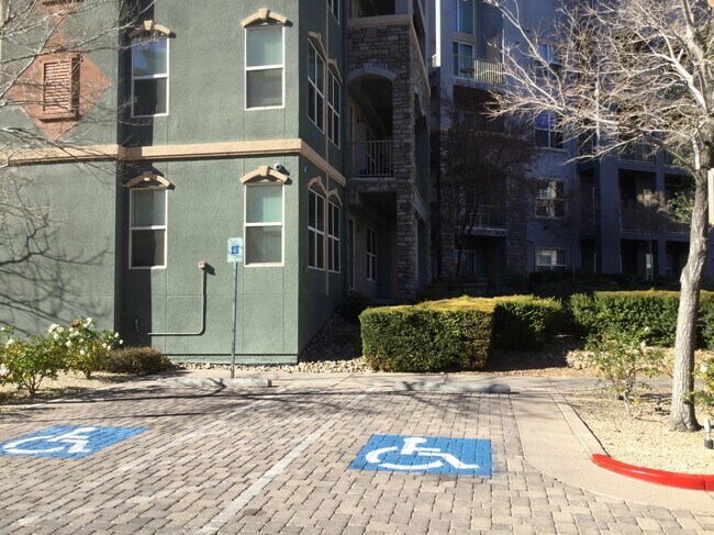 Building Photo - 38 E Serene Ave