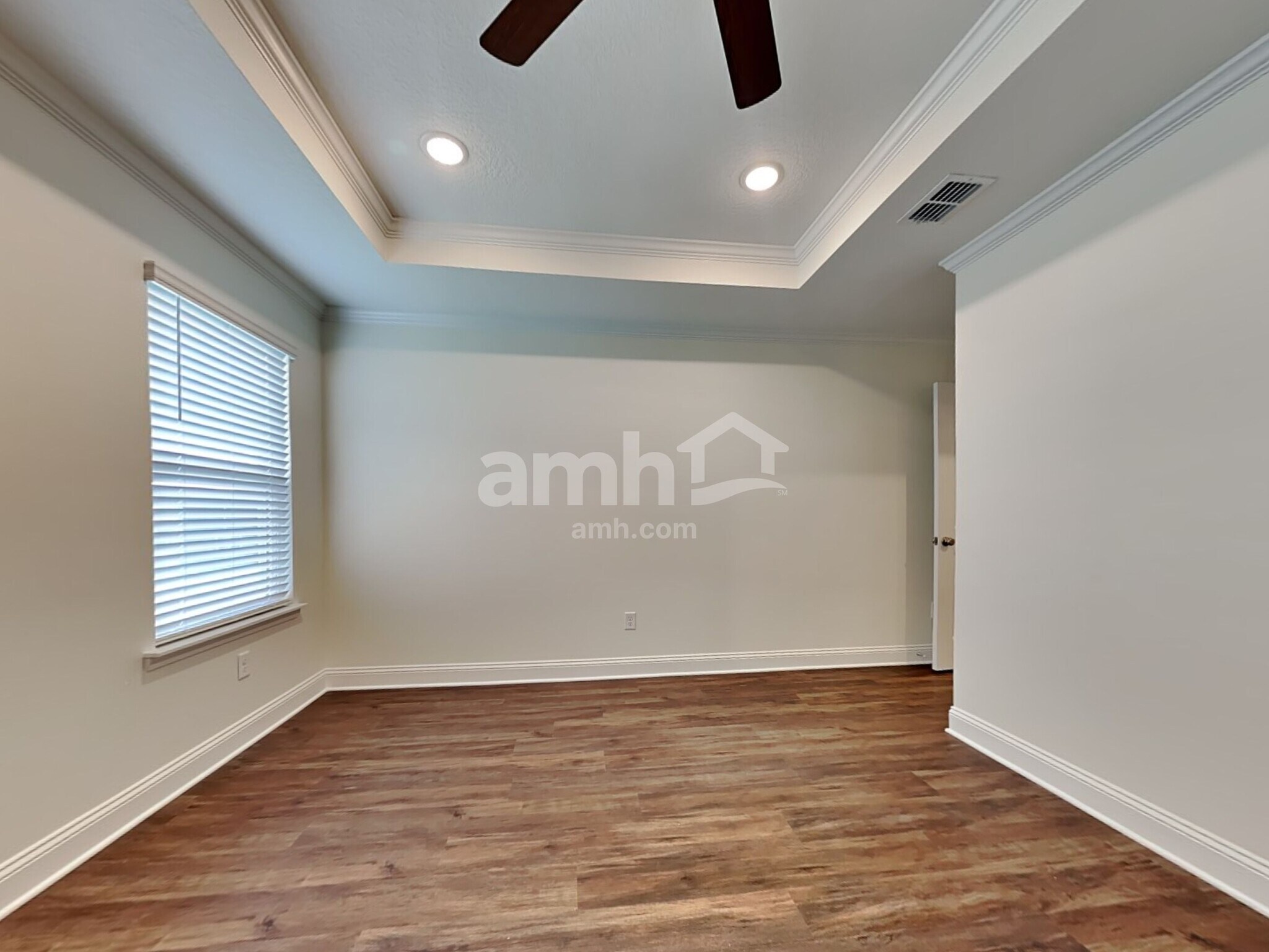 Building Photo - 518 Onate Cir