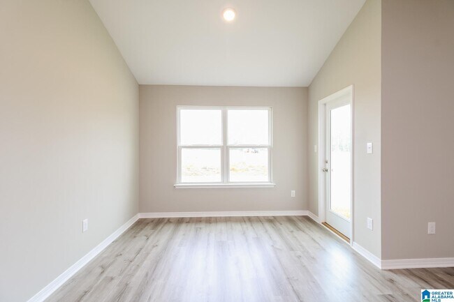 Building Photo - 1162 Hayward Lp