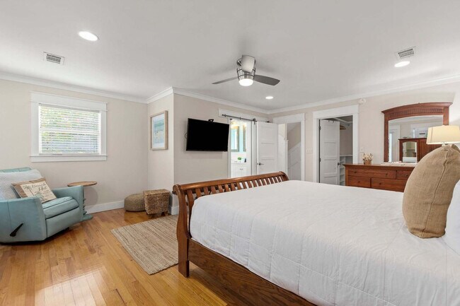 Building Photo - 66 Sunfish St