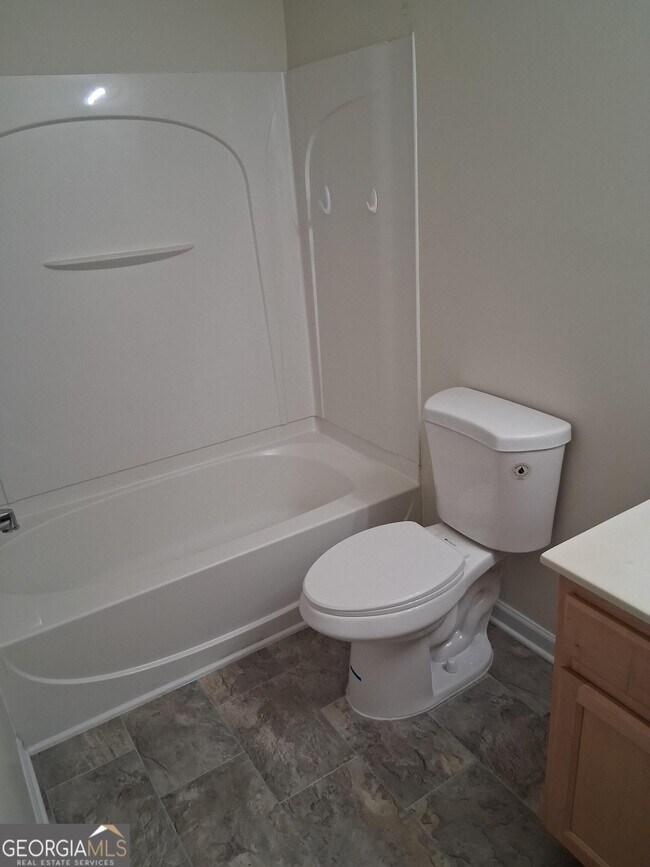 Building Photo - 6208 Ellenwood Dr