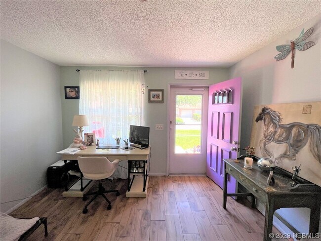 Building Photo - 802 Egret Ct