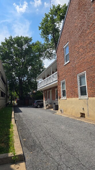 Building Photo - 244 N Water St