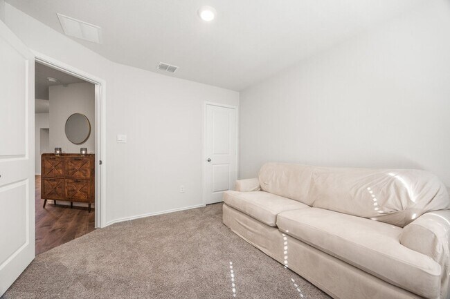 Building Photo - Lease Home in Comal County is Ready for Im...