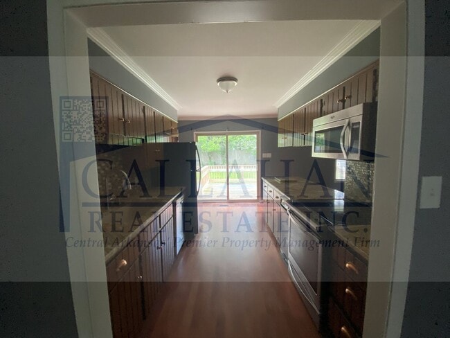 Building Photo - Jacksonville Foxwood Home