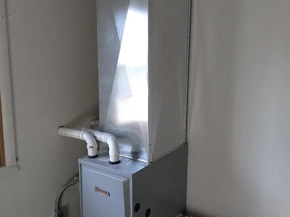 Building Photo - 312 Craig St