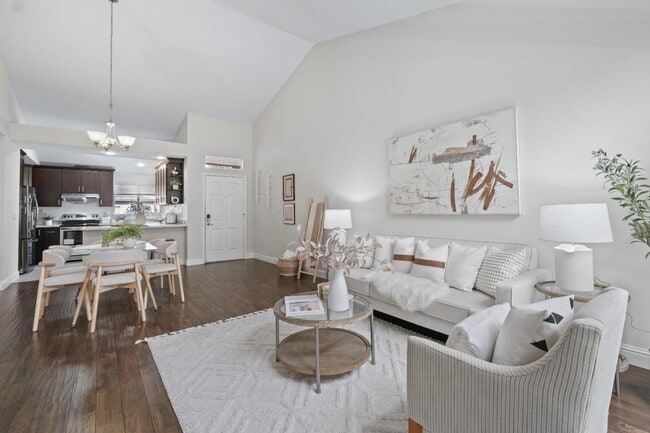 Building Photo - 1735 Parkview Green Cir