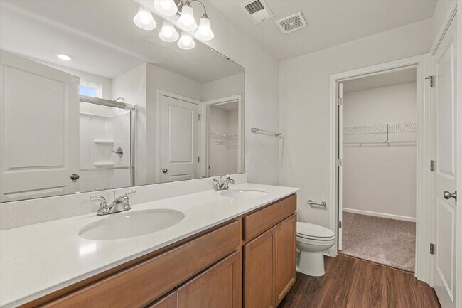 Building Photo - 4 Bedroom, 2.5 baths, with a 2 car garage located in Shell Point Farm.