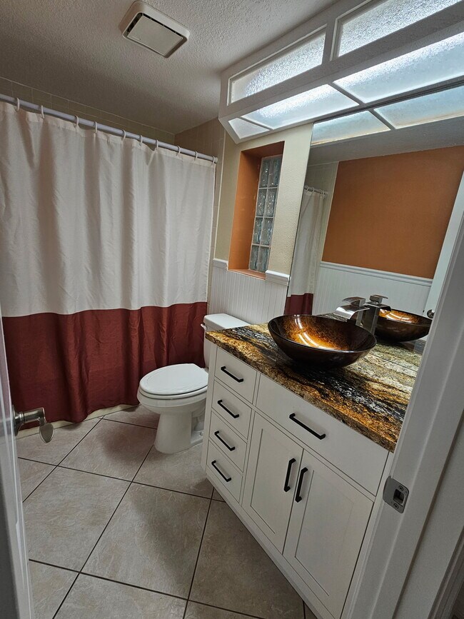 Building Photo - 7313 Hatteras Dr
