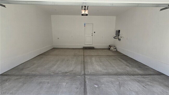 Building Photo - 853 Angwin Ln