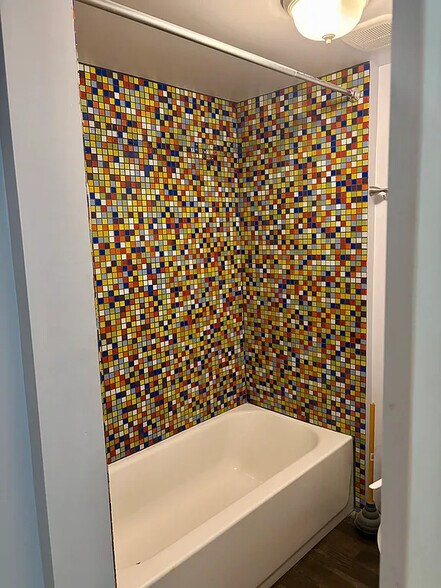 Building Photo - 192 Front St