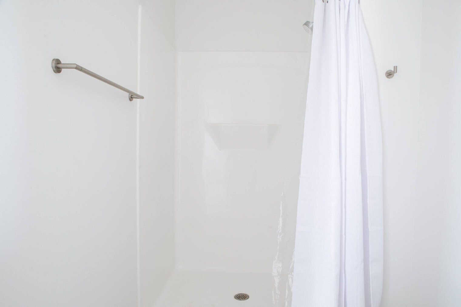 Building Photo - 550 W Juneau Ave