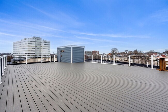 Building Photo - 150 Hancock St