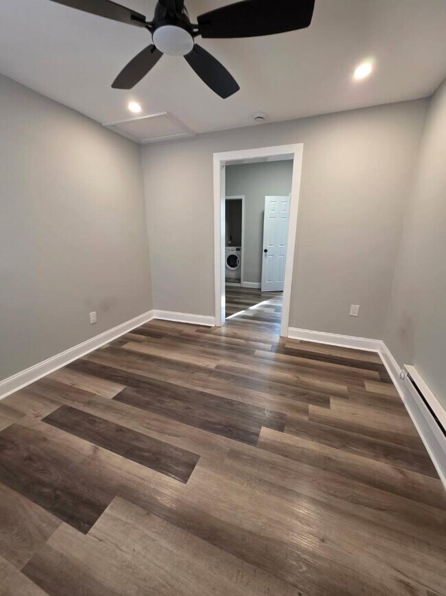 Building Photo - 176 Chelsea