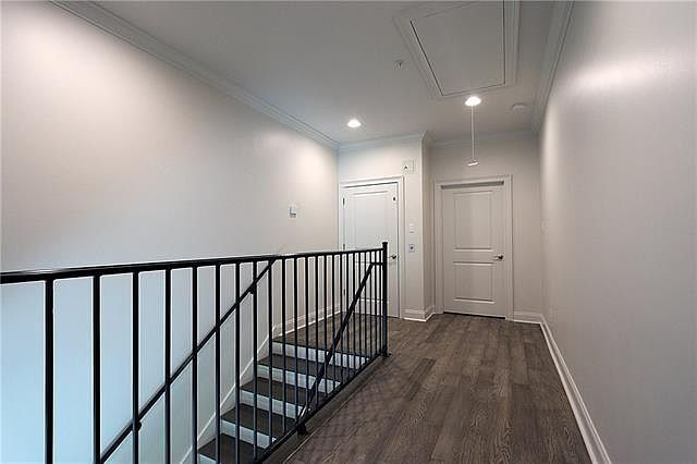 Building Photo - 2-Bed, 3-Bath on Pontchartrain Blvd – Your New Orleans Oasis Awaits!"