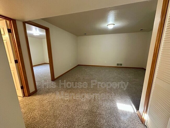 Building Photo - 3341 35th St