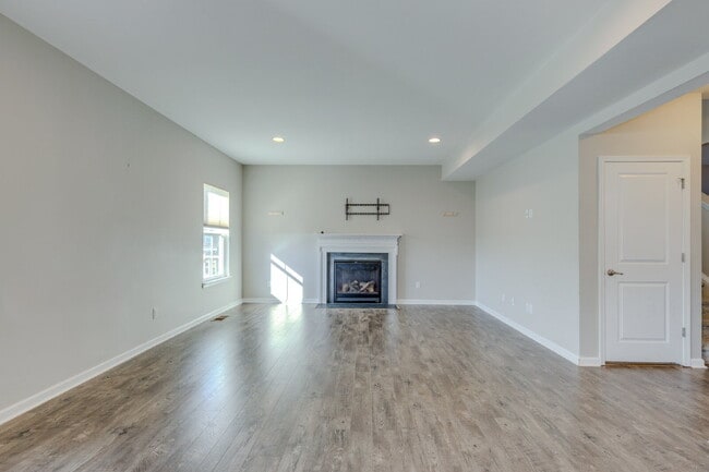 Building Photo - 2704 Orleans Dr