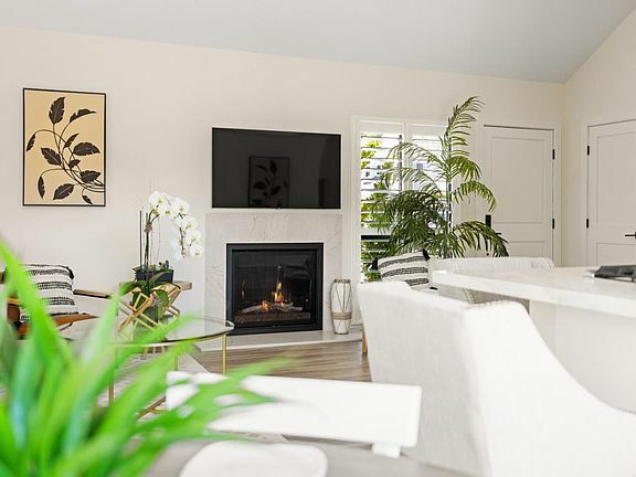 Building Photo - 4000 Rio Rd