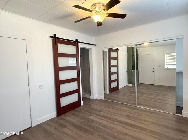 Building Photo - 102 W 8th Pl