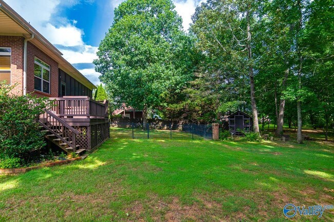 Building Photo - 305 Walden Glen Ct