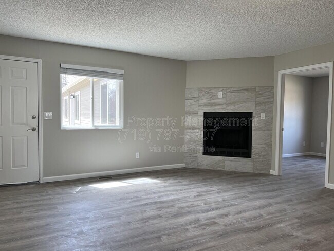 Building Photo - 2458 E Willamette Ave