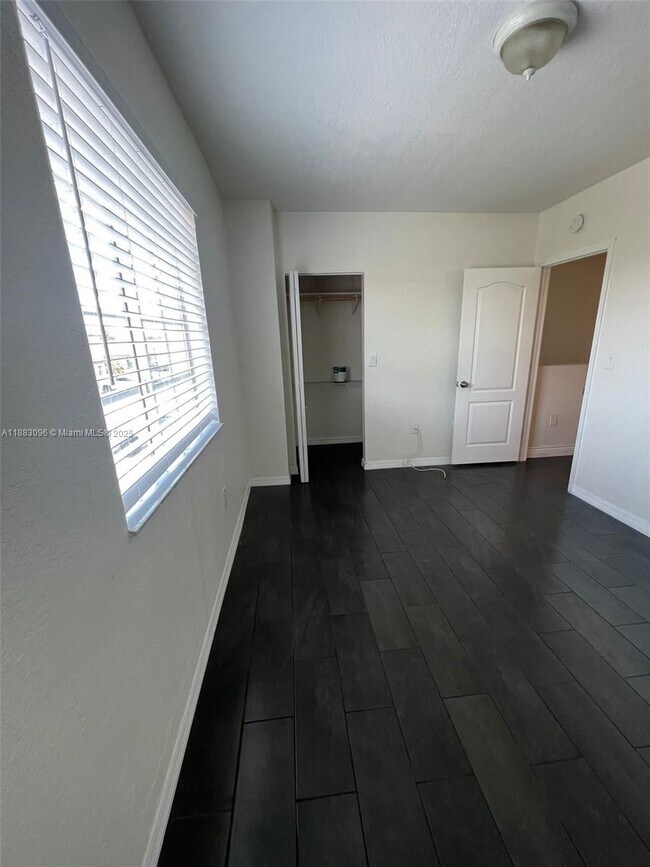 Building Photo - 17018 SW 138th Ct