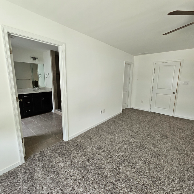 Building Photo - 4505 Hayloft Ct